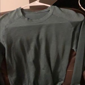 Lululemon long sleeve size extra small